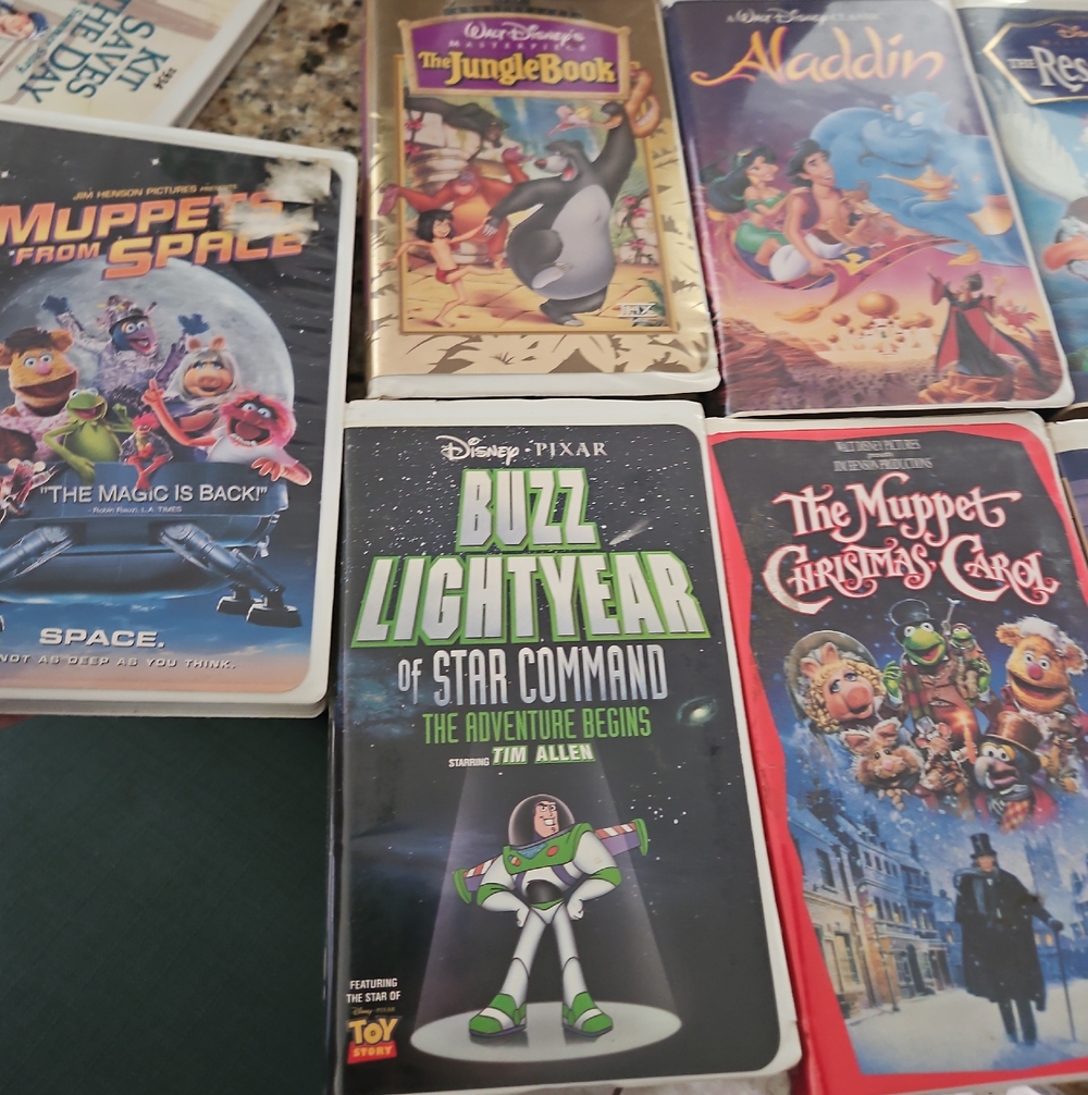 15 Disney VHS